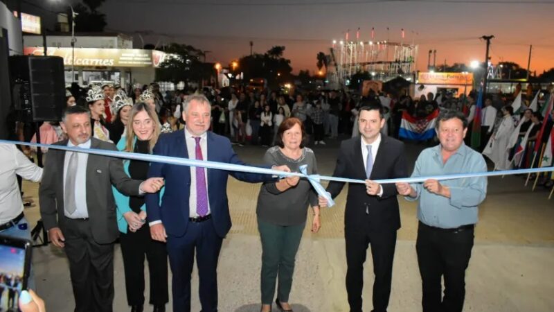 El intendente Bruno Cipolini participó de la apertura de la 11° Expo Feria de Colectividades Extranjeras
